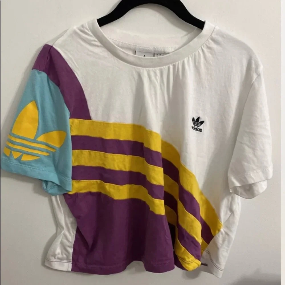 💜RARE Adidas Crop Top💜 - Picture 4 of 4
